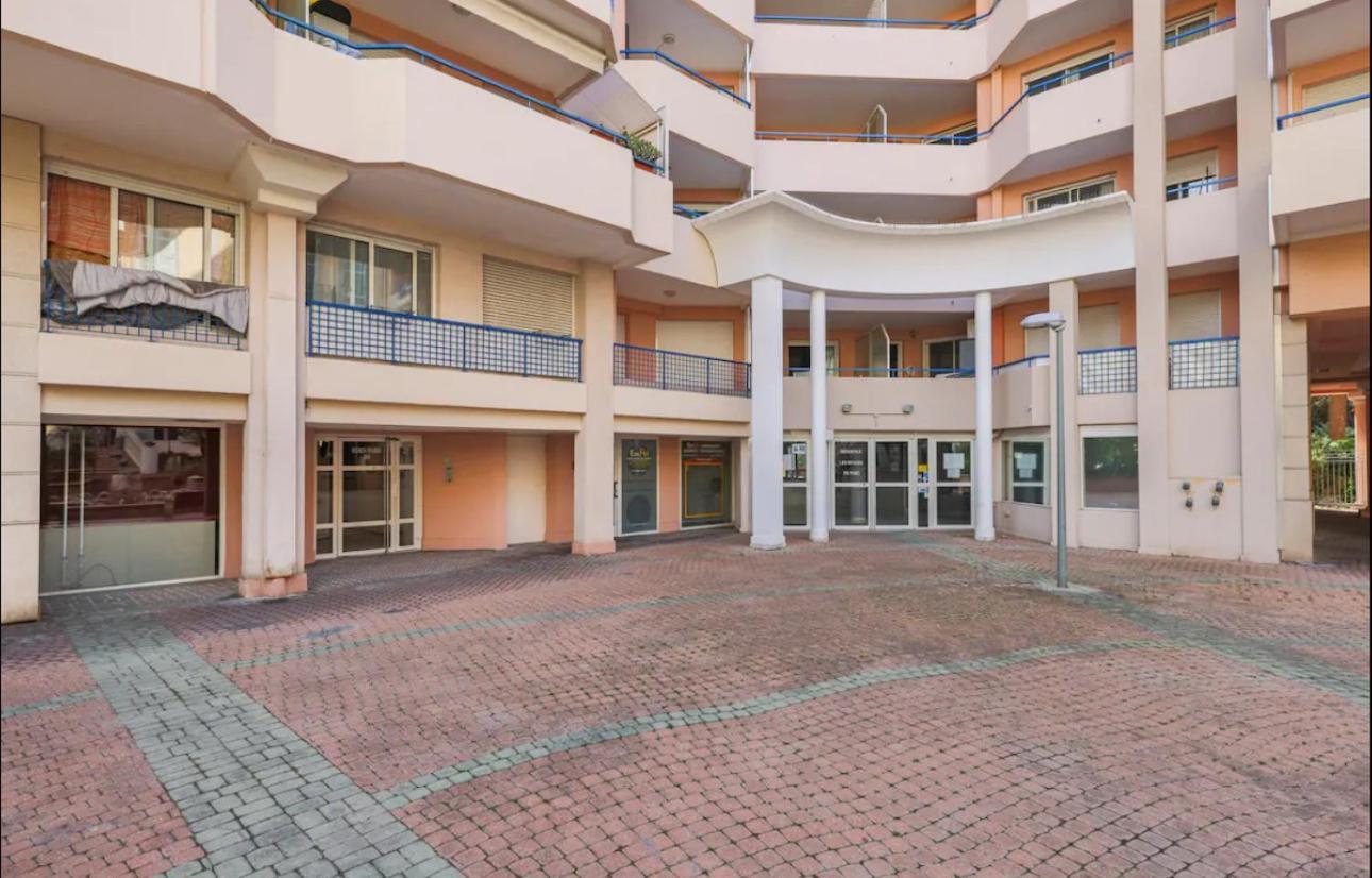 2p - Terrasse - Parking - Menton